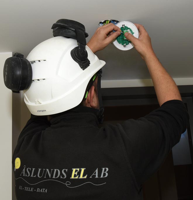 Åslunds EL AB monterar belysning